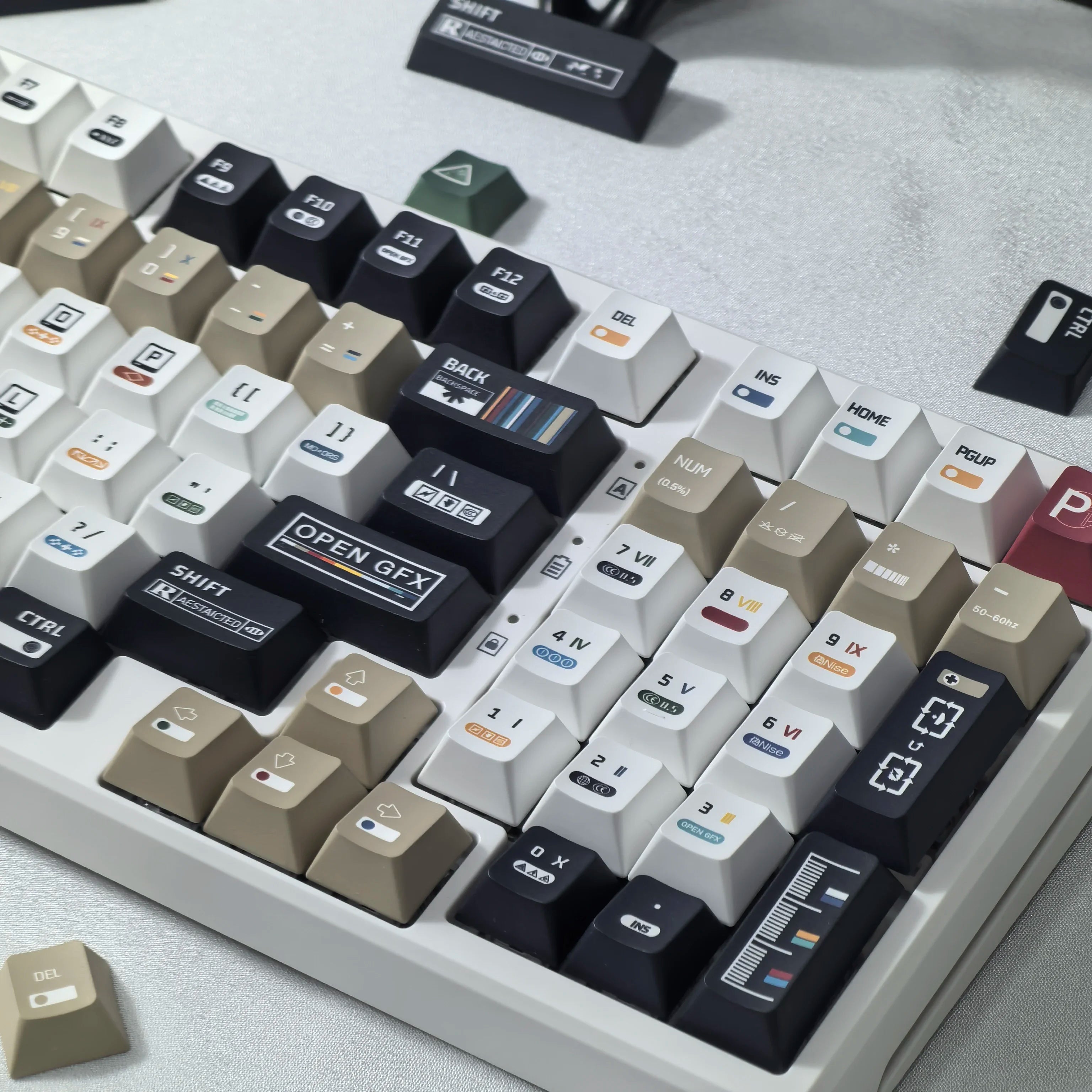 韓國鍵帽 極繁主義主題鍵帽 135 鍵櫻桃 Pbt 俄語英語復古鍵帽黑白設計“L”形輸入鍵