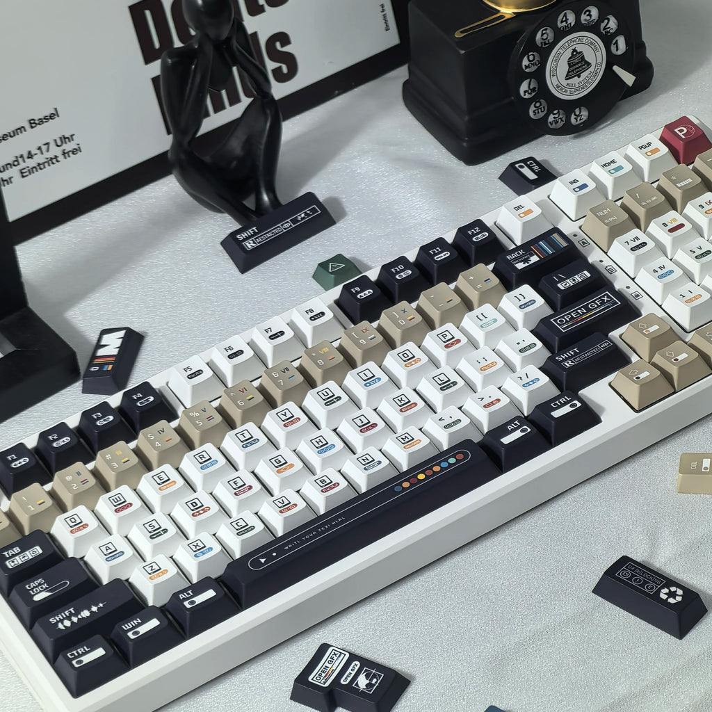 韓國鍵帽 極繁主義主題鍵帽 135 鍵櫻桃 Pbt 俄語英語復古鍵帽黑白設計“L”形輸入鍵