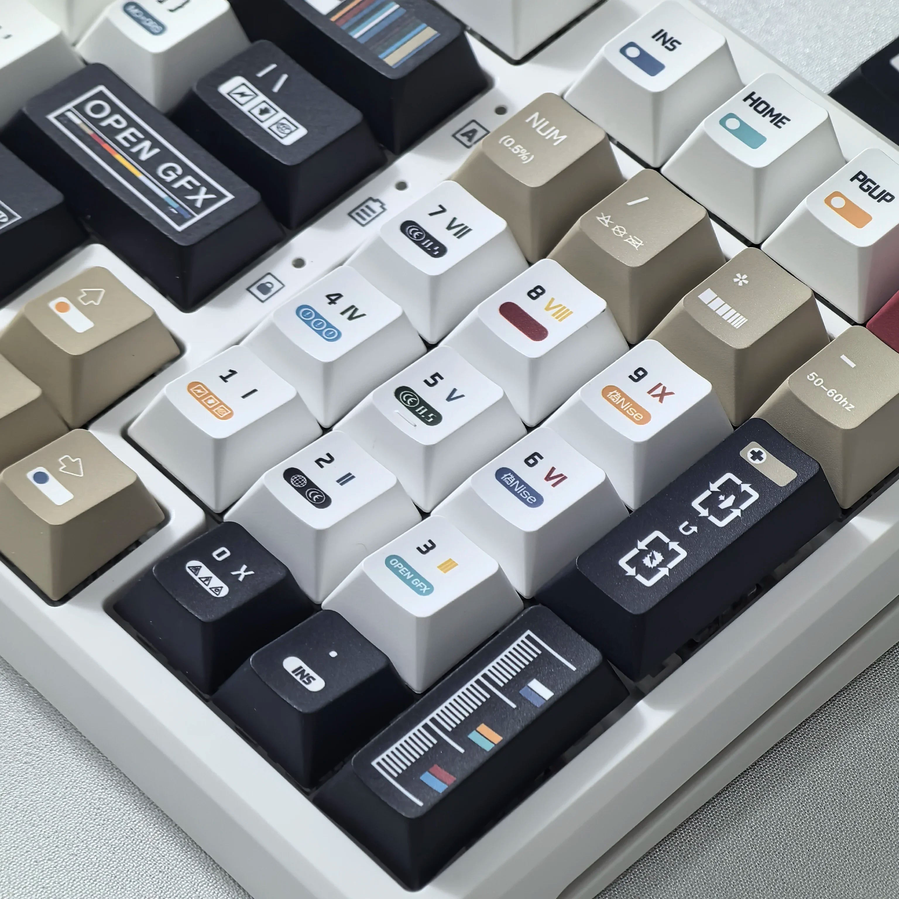 韓國鍵帽 極繁主義主題鍵帽 135 鍵櫻桃 Pbt 俄語英語復古鍵帽黑白設計“L”形輸入鍵